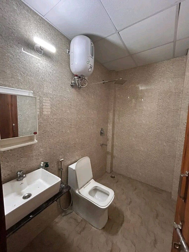 Bathroom, sector 55 2 Bedroom 250 Sq.Yd. Builder Floor In Sector 55 Gurgaon 9162416