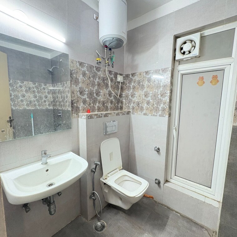 Bathroom, pareena-micasa 3 Bedroom 1999 Sq.Ft. Apartment In Nurpur Jharsa Gurgaon 9162430