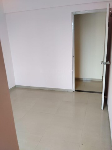 Room in 2 BHK Apartment at Anandtara Sayajiraje Avenue, Mundhwa – for Rent