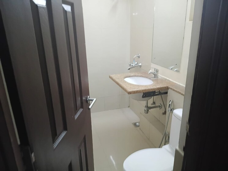 Bathroom, emaar-mgf-emerald-hills 3 Bedroom 2150 Sq.Ft. Apartment In Sector 65 Gurgaon 9162464