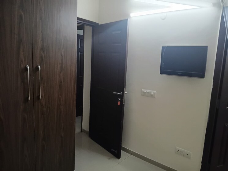 Room, emaar-mgf-emerald-hills 3 Bedroom 2150 Sq.Ft. Apartment In Sector 65 Gurgaon 9162464