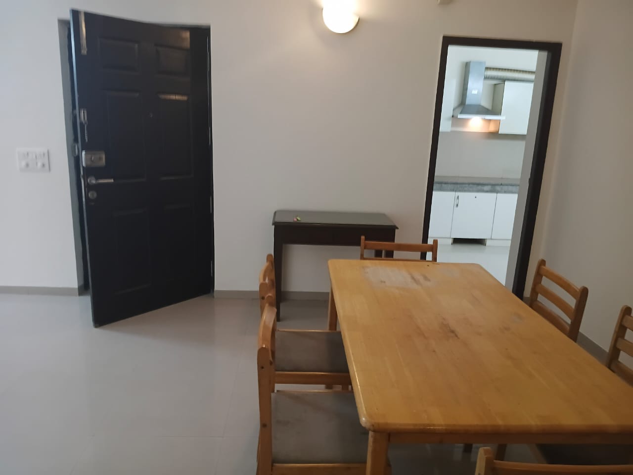 3 BHK + Servant Room Apartment For Rent in Emaar MGF Emerald Hills