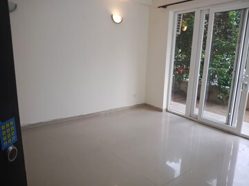 Room in 3 BHK Apartment at Emaar MGF Emerald Hills, Sector 65 – for Rent