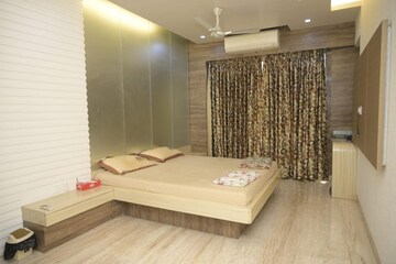 Bedroom in 4 BHK Apartment at Kamala New Apsara, Khar West – for Rent
