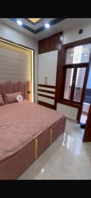 Room in 3 BHK Builder Floor at Dwarka Mor – for Sale