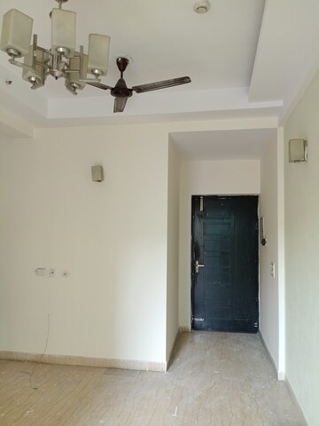Building Lobby in 3 BHK Apartment at Mahagun Moderne, Sector 78 – for Rent