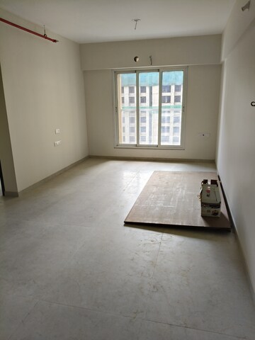 Room in 2 BHK Apartment at Dosti West County, Balkum Pada – for Rent