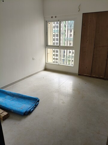 Room in 2 BHK Apartment at Dosti West County, Balkum Pada – for Rent