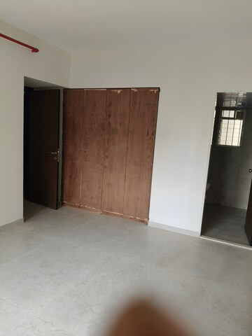 Room in 2 BHK Apartment at Dosti West County, Balkum Pada – for Rent