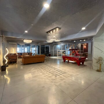 Parking in 3 BHK Apartment at Malwa Escon Primera, International Airport Road – for Rent