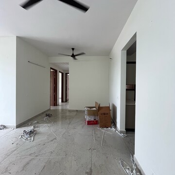Room in 3 BHK Apartment at Malwa Escon Primera, International Airport Road – for Rent