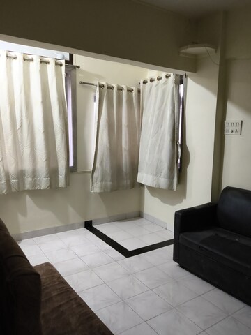 Bedroom in 1.5 BHK Apartment at Vile Parle West – for Rent