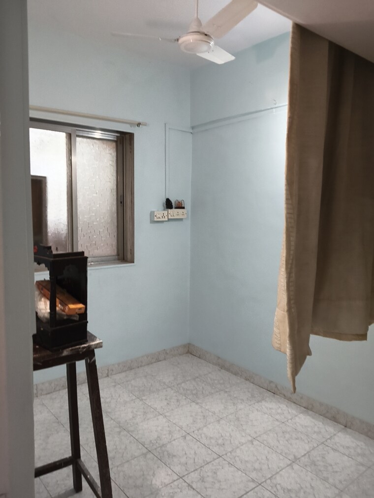 Room, vile parle west 1.5 Bedroom 550 Sq.Ft. Apartment In Vile Parle West Mumbai 9162613