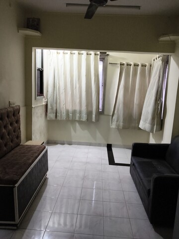 Bedroom in 1.5 BHK Apartment at Vile Parle West – for Rent