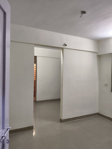 Room in 1 RK Apartment at Vile Parle West – for Rent