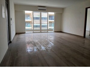 Room in 4 BHK Builder Floor at Adani Samsara Vilasa, Sector 63 – for Sale