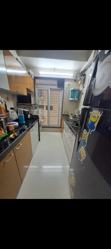 Team Area in 1 BHK Apartment at Panom Park, Vile Parle East – for Sale