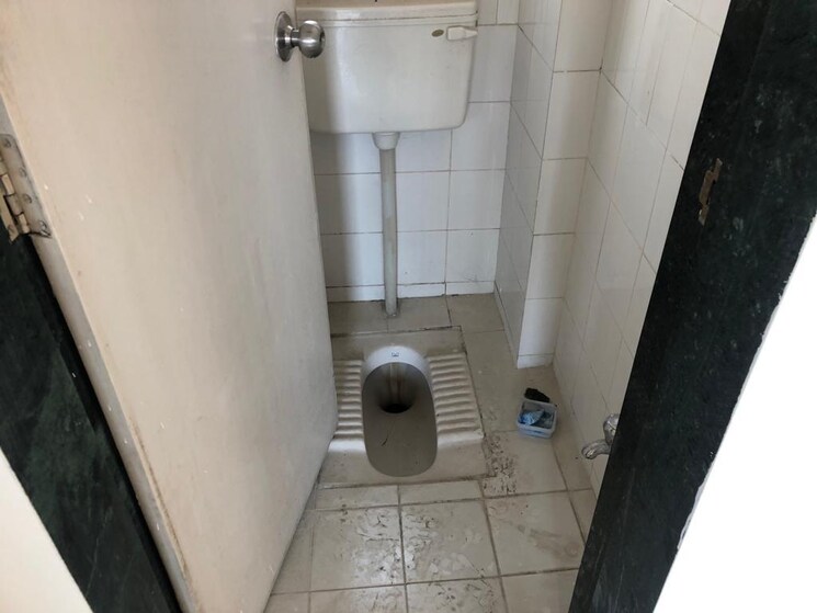 Bathroom, daulat-nagar 2 Bedroom 1000 Sq.Ft. Apartment In Anand Nagar Pune 9162739