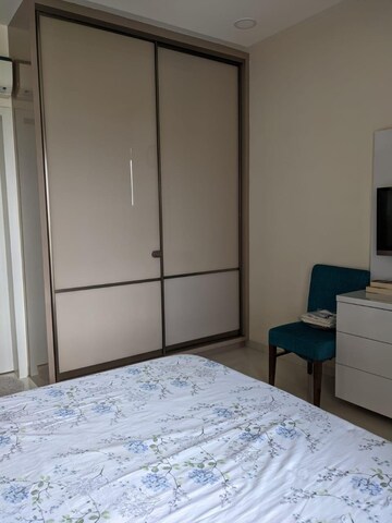 Room in 3 BHK Apartment at Supreme Belmac Residences, Kalyani Nagar – for Rent