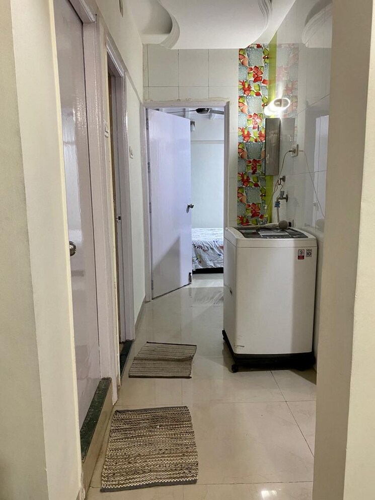 Bathroom, daulat-nagar 1 Bedroom 600 Sq.Ft. Apartment In Anand Nagar Pune 9162768