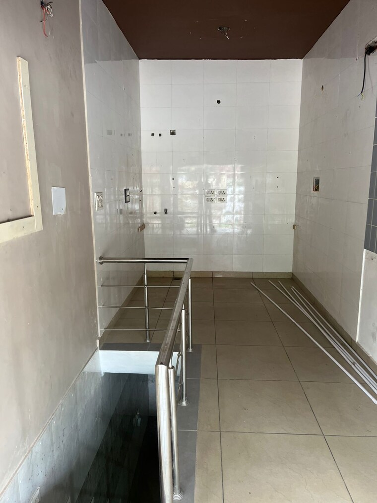 Balcony, sector 64 mohali Commercial Shop 270 Sq.Ft. In Sector 64 Mohali Mohali 9162775