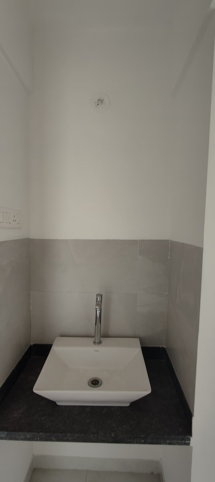 Bathroom, wakadkar-aster-park 2.5 Bedroom 1050 Sq.Ft. Apartment In Jambhe Pune 9162788