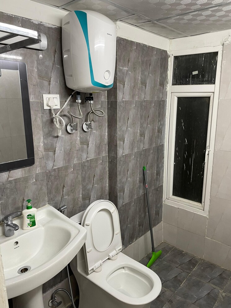 Bathroom, migsun-twiinz 2 Bedroom 697 Sq.Ft. Apartment In Eta Ii Greater Noida Greater Noida 9162823