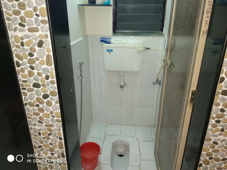 Bathroom, daulat-nagar 2 Bedroom 840 Sq.Ft. Apartment In Anand Nagar Pune 9162811