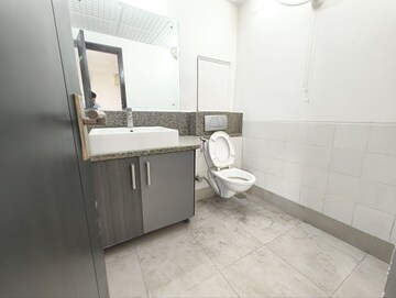 Attached Bathroom in 4 BHK Apartment at Parsvnath Exotica, Sector 53 – for Rent