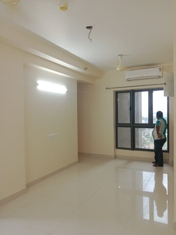 Room in 3 BHK Apartment at Merlin The One, Tollygunge – for Rent