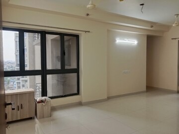 Room in 3 BHK Apartment at Merlin The One, Tollygunge – for Rent