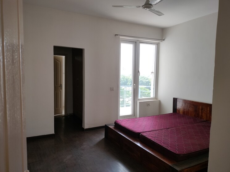 Room, great-value-ekanam 3 Bedroom 3500 Sq.Ft. Apartment In Sector 107 Noida 9162858