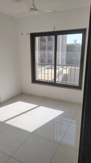 Room in 3 BHK Apartment at Gala Orchid Sky, Shela – for Rent