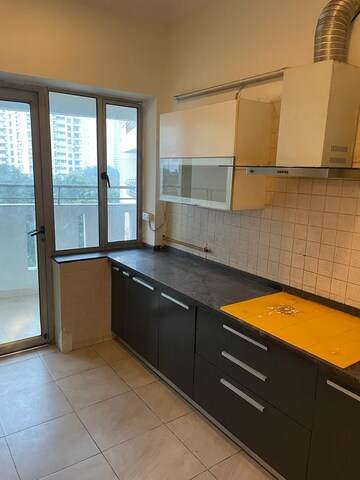 Kitchen in 3.5 BHK Apartment at Parsvnath Exotica, Sector 53 – for Rent