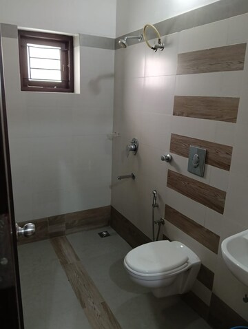 Bathroom in 6+ BHK Independent House at Pattoor – for Sale