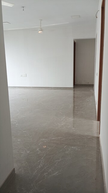 Room in 3 BHK Apartment at Andheri West – for Rent