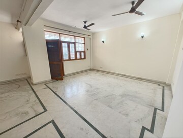 Room in 3.5 BHK Apartment at Professors Enclave, Sector 56 – for Rent