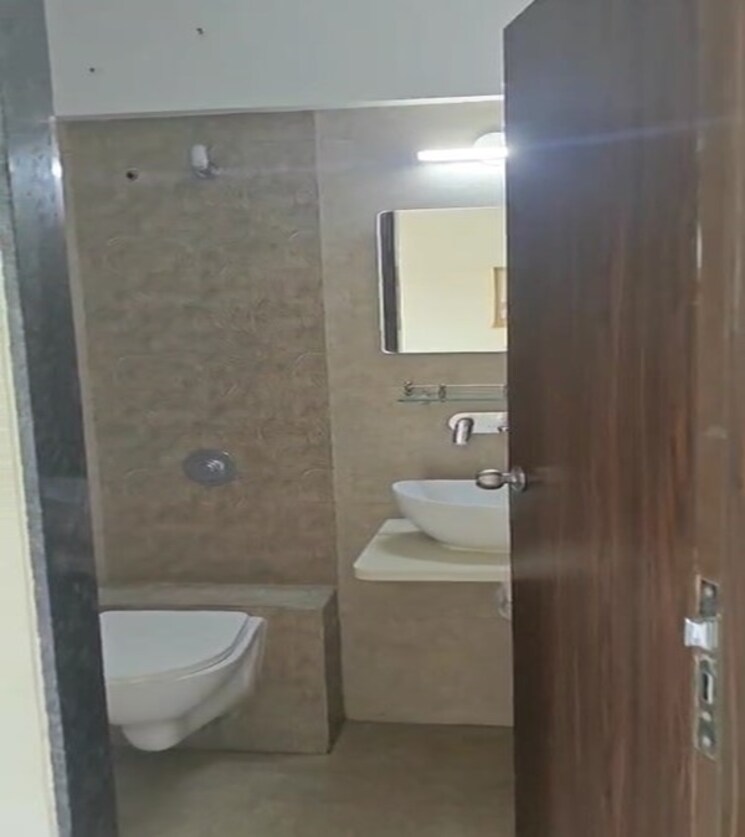 Bathroom, shivam-chs-chembur 2 Bedroom 936 Sq.Ft. Apartment In Chembur Mumbai 9162894