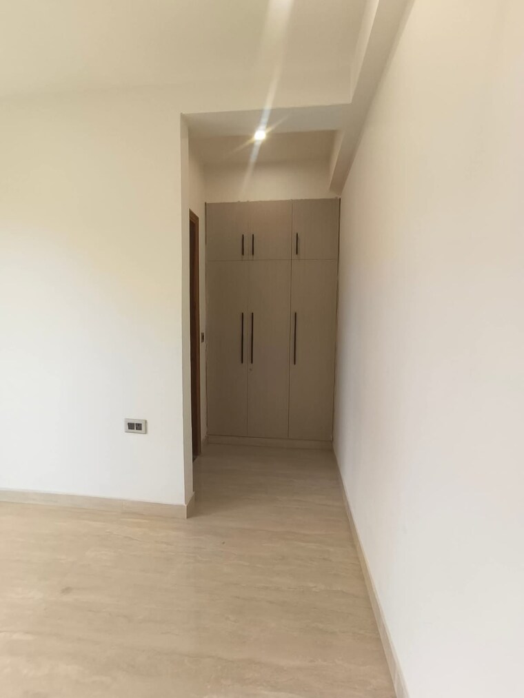 Room, green fields colony 4 Bedroom 2500 Sq.Ft. Builder Floor In Green Fields Colony Faridabad 9162890