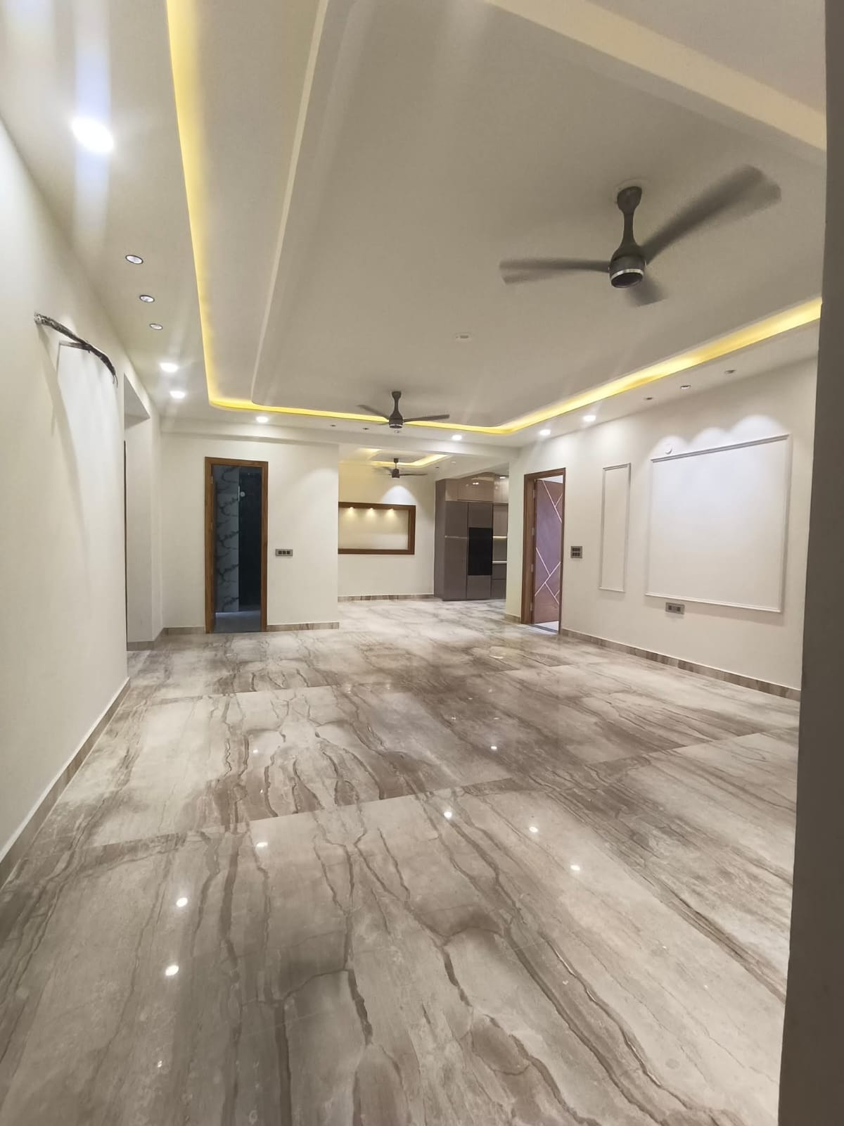 4 BHK + Servant Room Builder Floor For Sale in Green Fields Colony