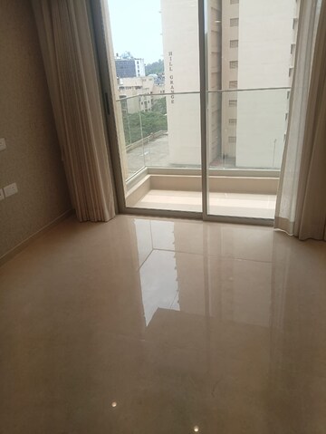 Room in 2 BHK Apartment at Hiranandani Highland, Powai – for Rent