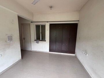 Room in 2 BHK Apartment at Kalpataru Hills, Manpada – for Sale