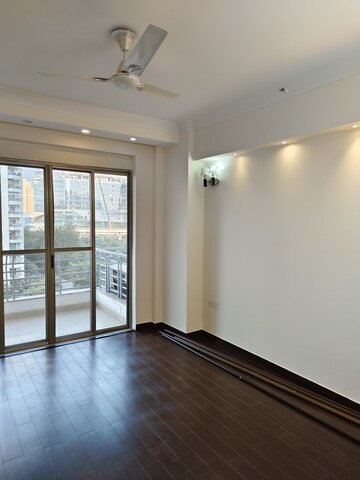 Room in 3 BHK Apartment at Parsvnath Exotica, Sector 53 – for Sale