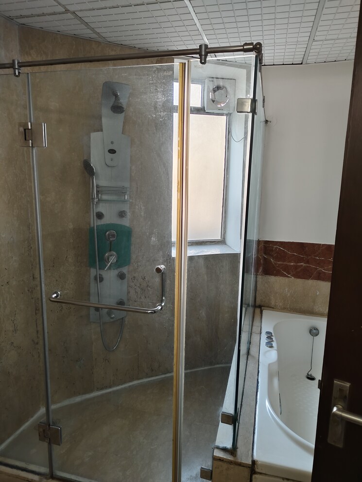 Bathroom, parsvnath-exotica 3 Bedroom 2895 Sq.Ft. Apartment In Sector 53 Gurgaon 9163045