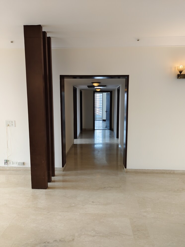 Room, parsvnath-exotica 3 Bedroom 2895 Sq.Ft. Apartment In Sector 53 Gurgaon 9163045