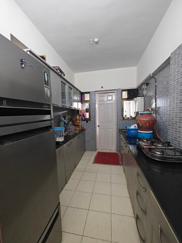 Parking in 2 BHK Apartment at NRI Complex Phase 2, Seawoods – for Rent