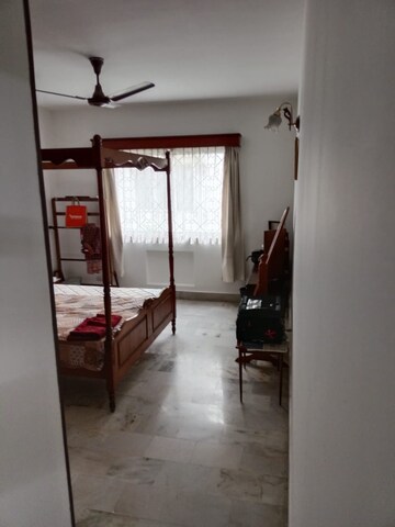 Room in 3 BHK Apartment at Langford Town – for Rent
