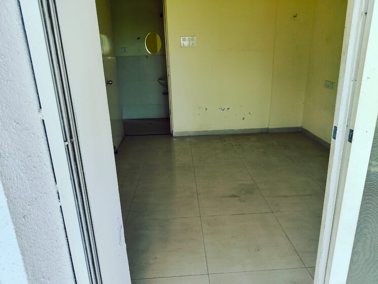 Room, high-life 2 Bedroom 100 Sq.Yd. Apartment In Sinhagad Road Pune 9163033