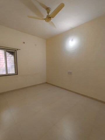 Room in 2 BHK Apartment at Gharkul Society, Wadgaon Sheri – for Rent
