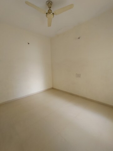 Room in 2 BHK Apartment at Gharkul Society, Wadgaon Sheri – for Rent